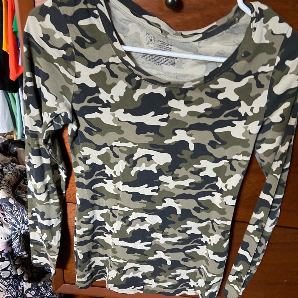 camo long sleeve tee